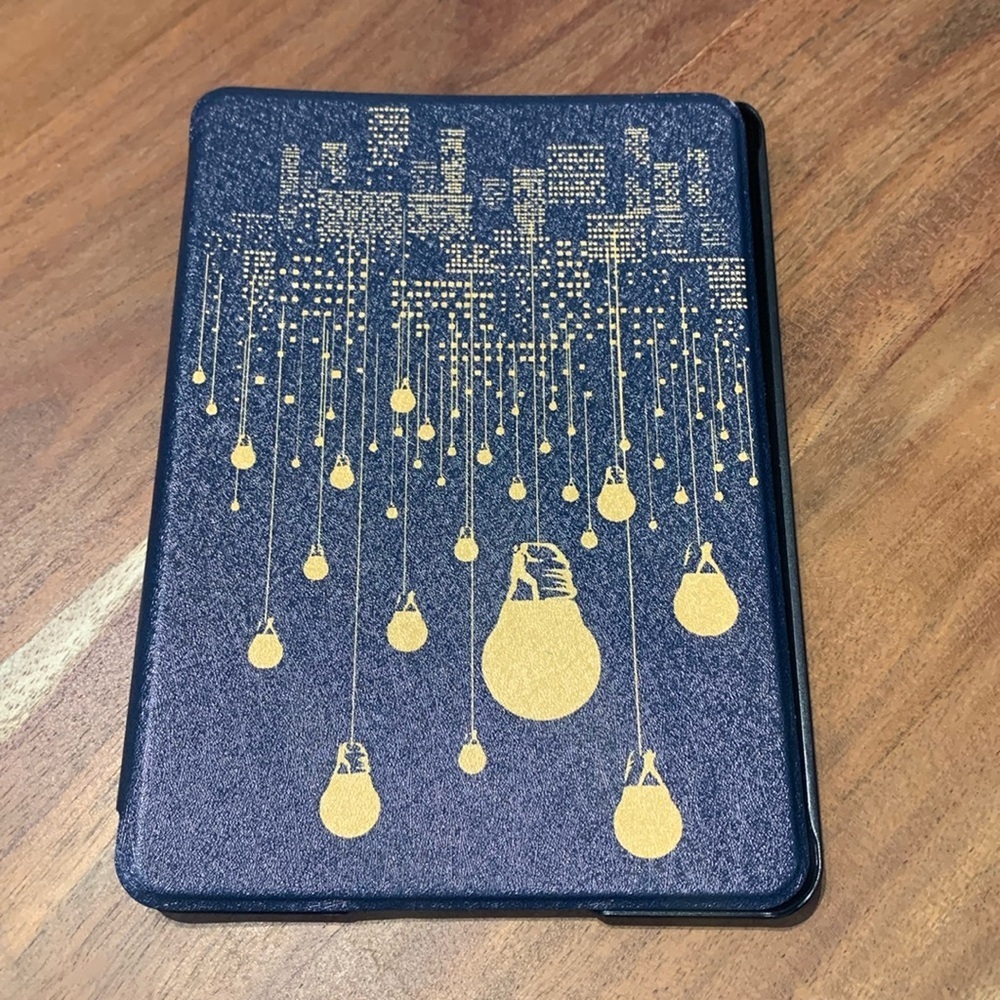FREE with 15$ Purchase - NWOT Kindle Case Navy And Yellow